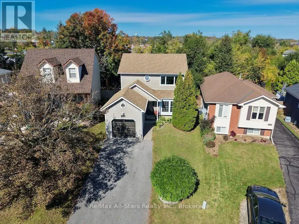 1118 Huntington Circle, Peterborough (Otonabee Ward 1)