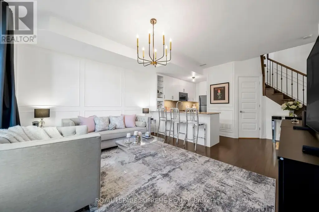 43 - 8167 Kipling Avenue, Vaughan (West Woodbridge)
