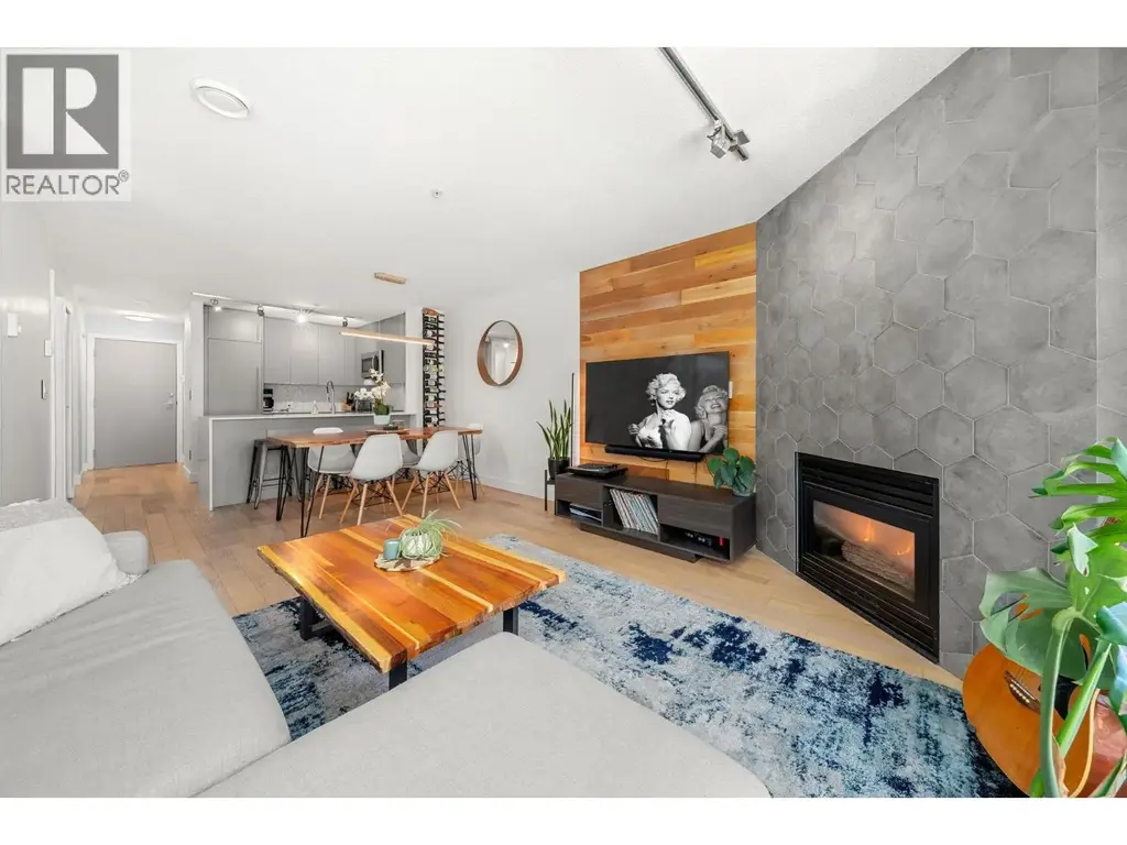 404 124 W 3rd Street, North Vancouver