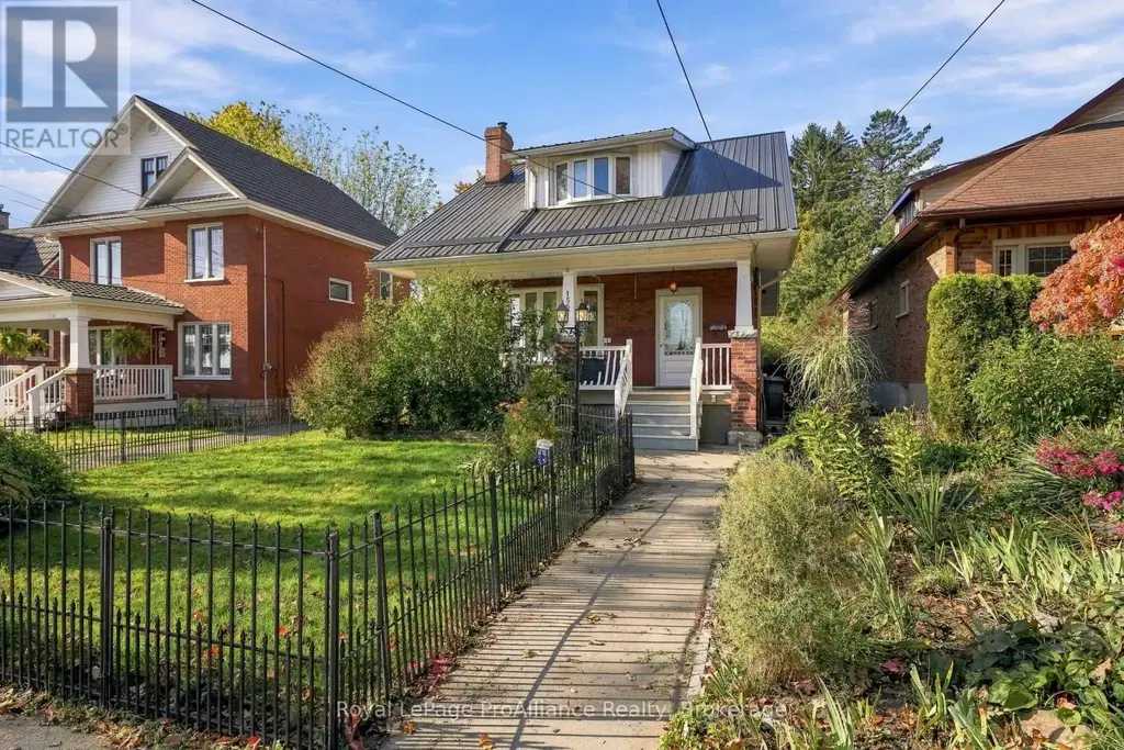 156 William Street, Belleville (Belleville Ward)