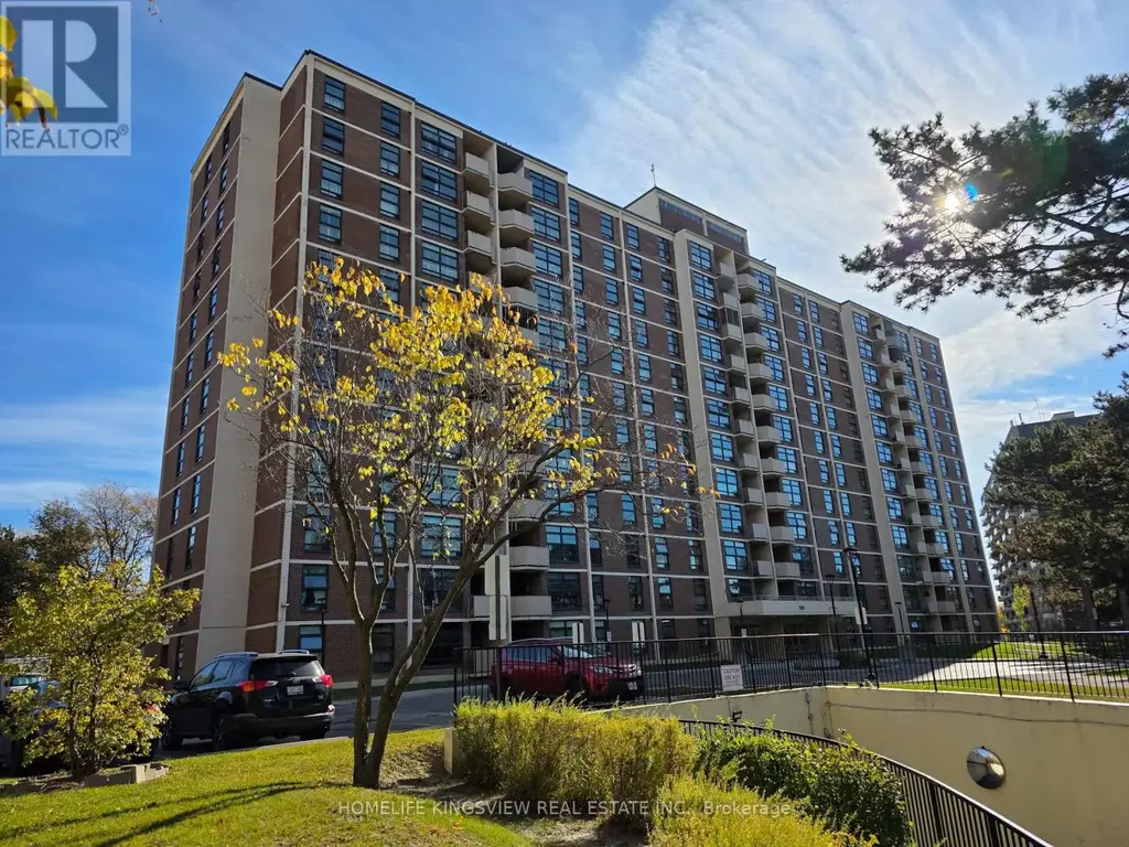 211 - 335 Driftwood Avenue, Toronto (Black Creek)
