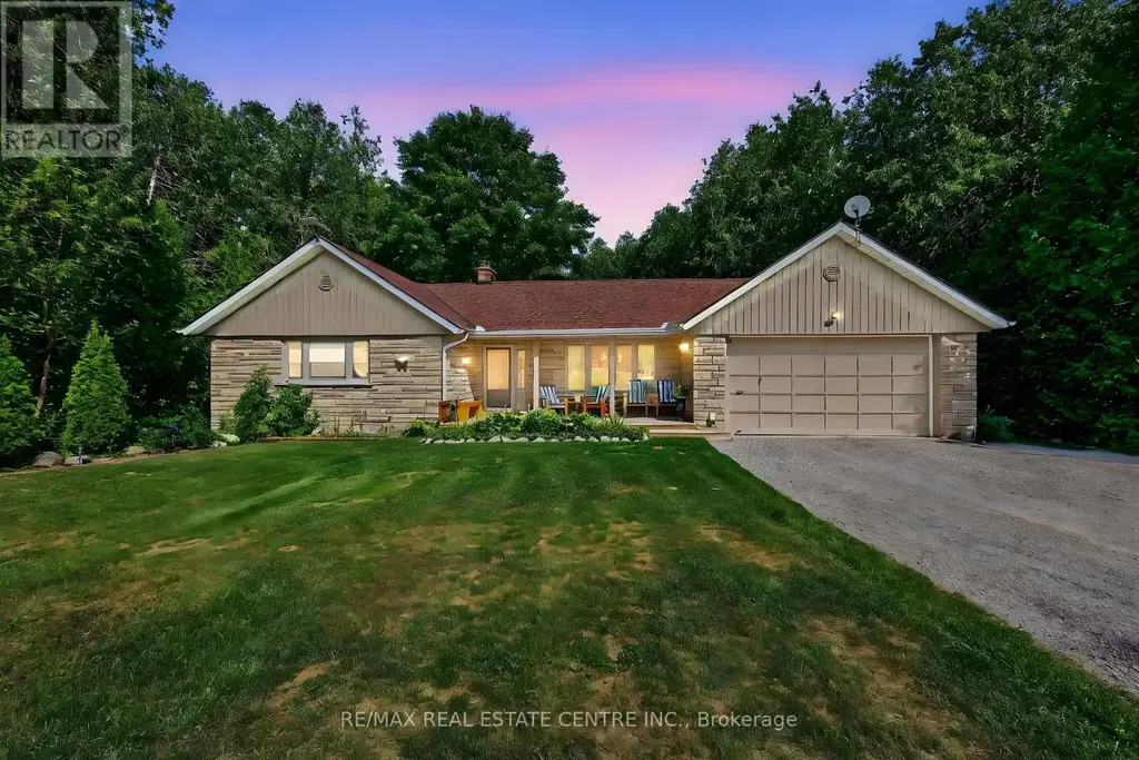 16 Cedar Lane, Mono