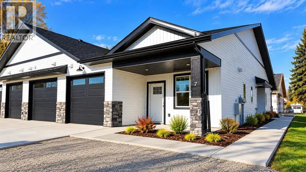 7, 5463 55 Avenue, Lacombe