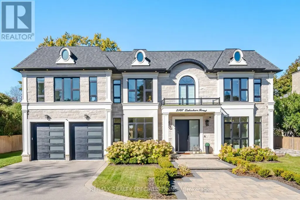 2107 Lakeshore Road W, Oakville (BR Bronte)