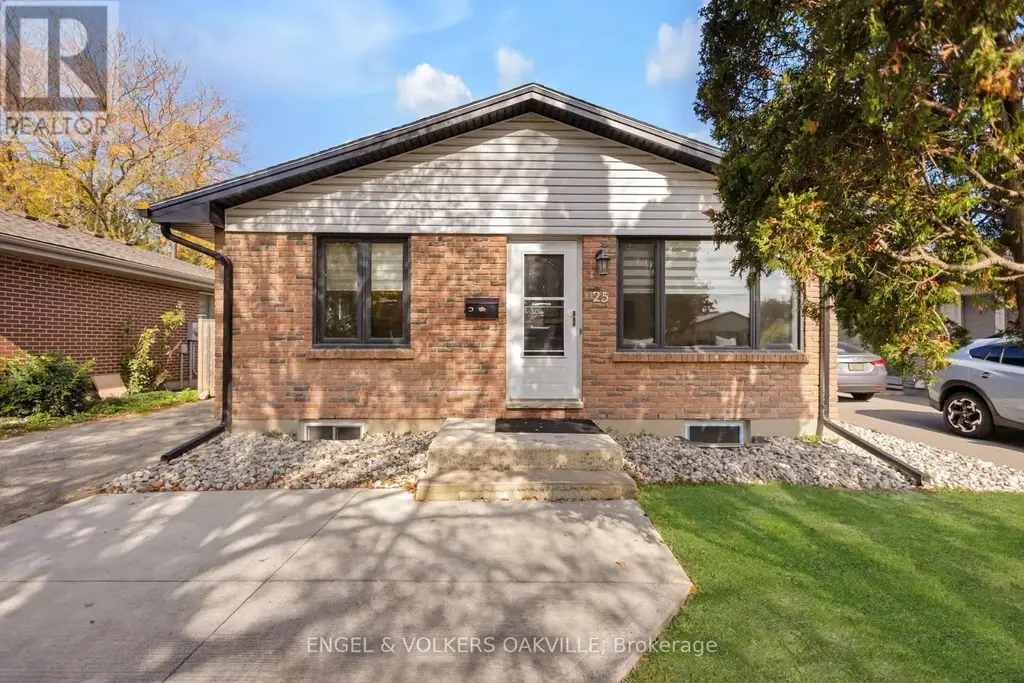 25 Hines Crescent, London South (South Q)