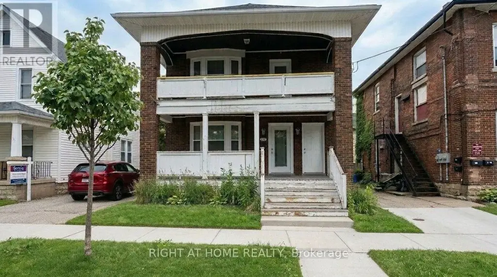 132 Victoria Street S, Sarnia