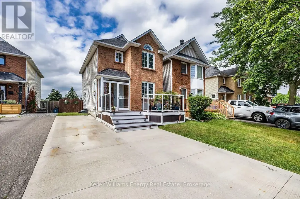 340 Pompano Court, Oshawa (Samac)
