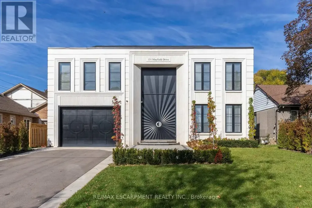 131 Mayfield Drive, Oakville (CP College Park)