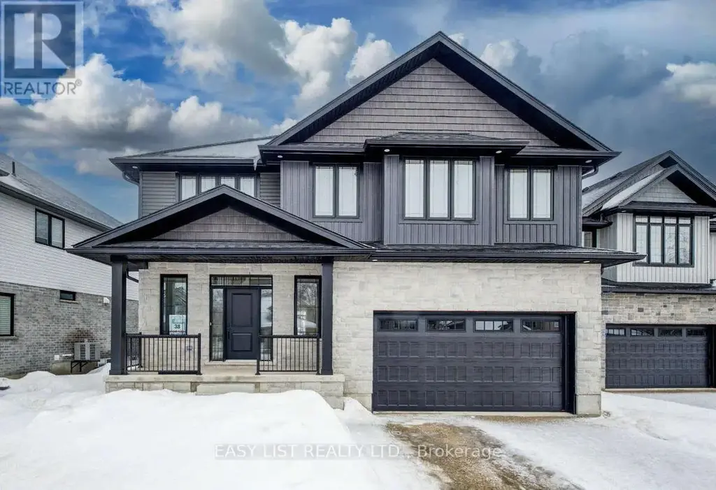 487 Black Street, Centre Wellington (Fergus)