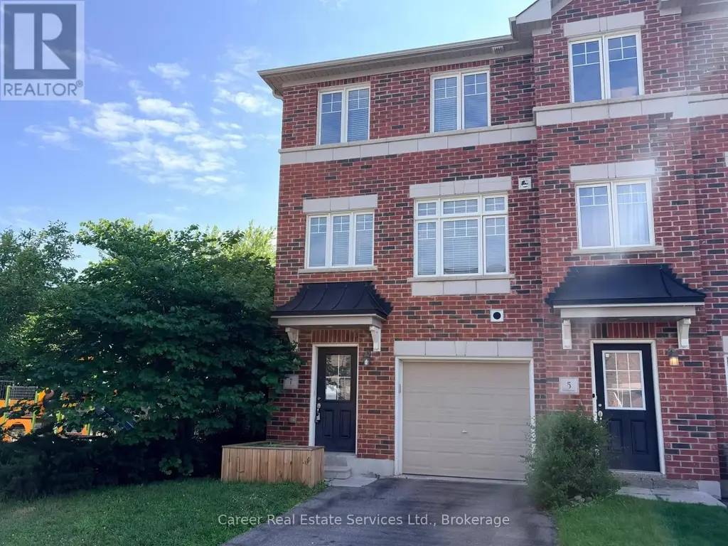 7 Ken Bromley Lane, Clarington (Bowmanville)