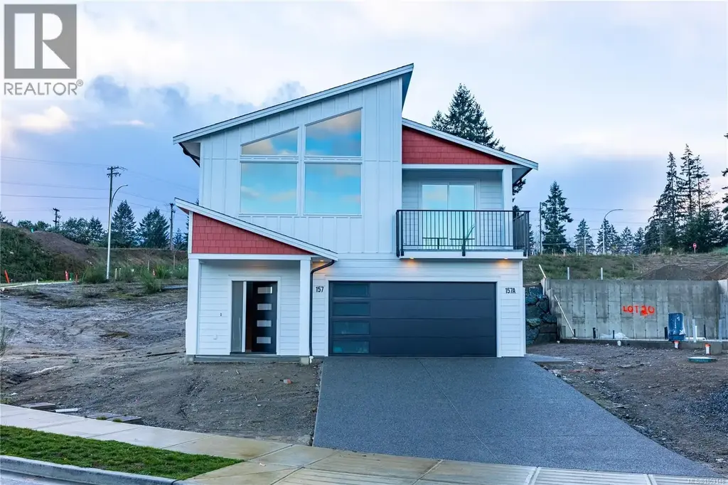 139 Marina View Dr, Ladysmith