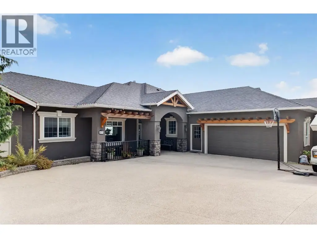 6479 Stuart Crescent S, Peachland