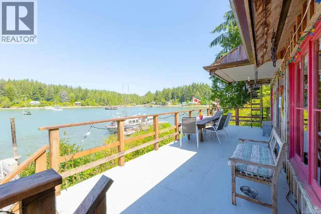 310 Tower Rd, Bamfield