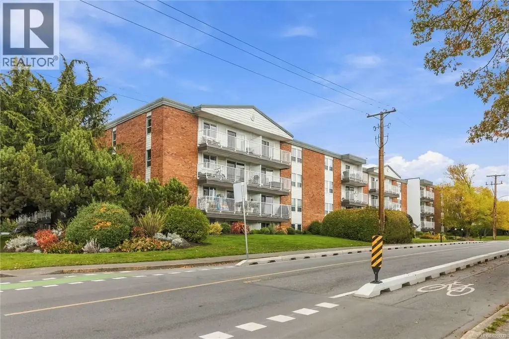 316 900 Tolmie Ave, Saanich