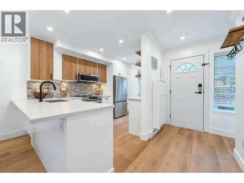 29 4311 Sophia Street, Vancouver