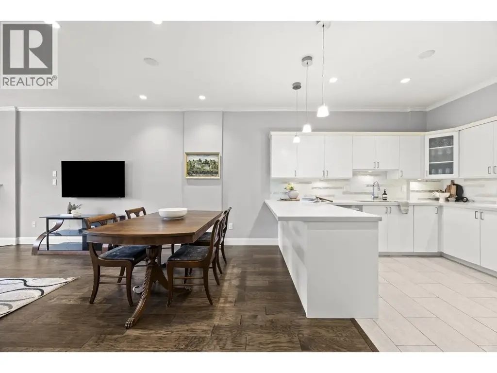 103 121 Shoreline Circle, Port Moody