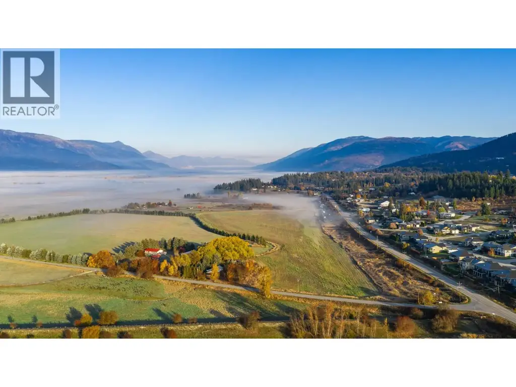 306 Kootenay River Road, Creston