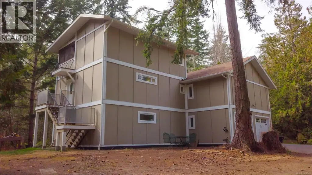9891 Spalding Rd, Pender Island