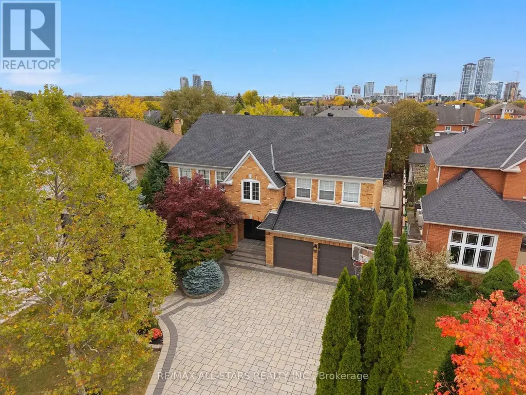 23 Charrington Crescent, Markham (Unionville)