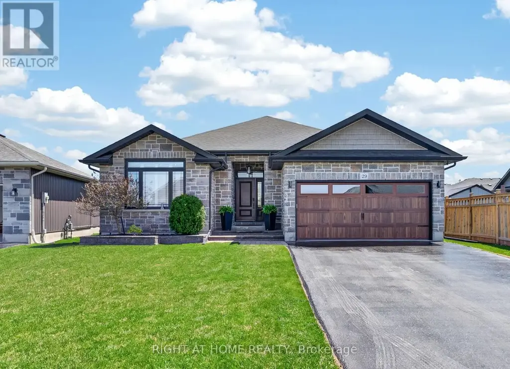 29 Woodburn Drive, Quinte West (Murray Ward)