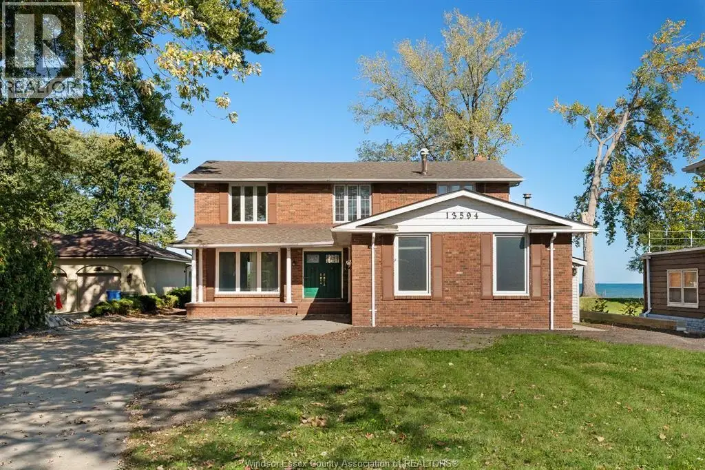 13594 Riverside Drive East, Tecumseh