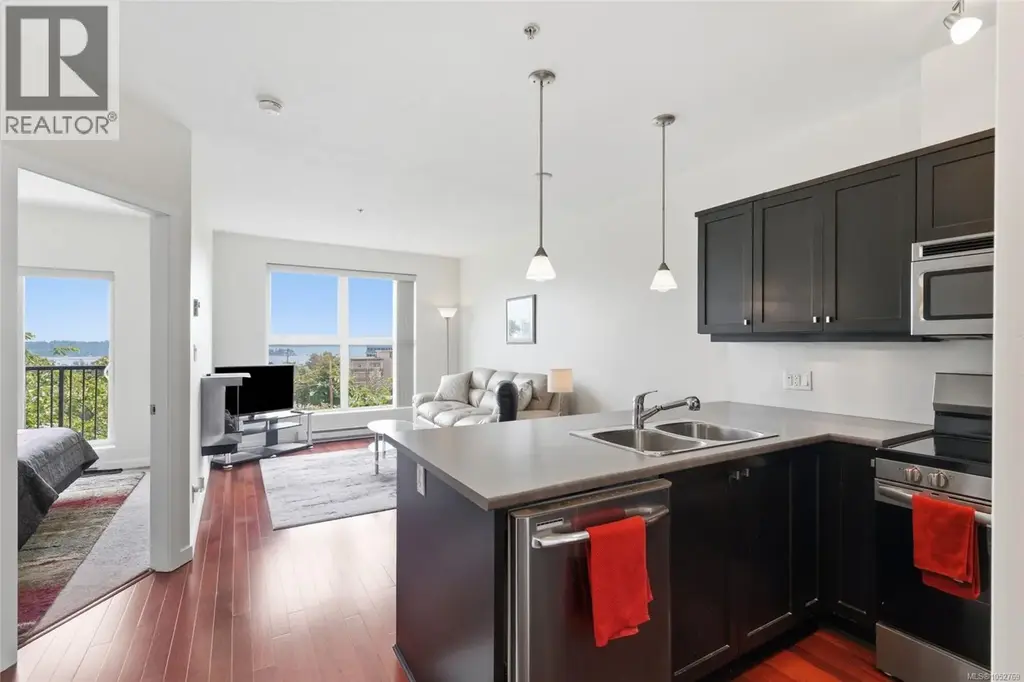 304 555 Franklyn St, Nanaimo