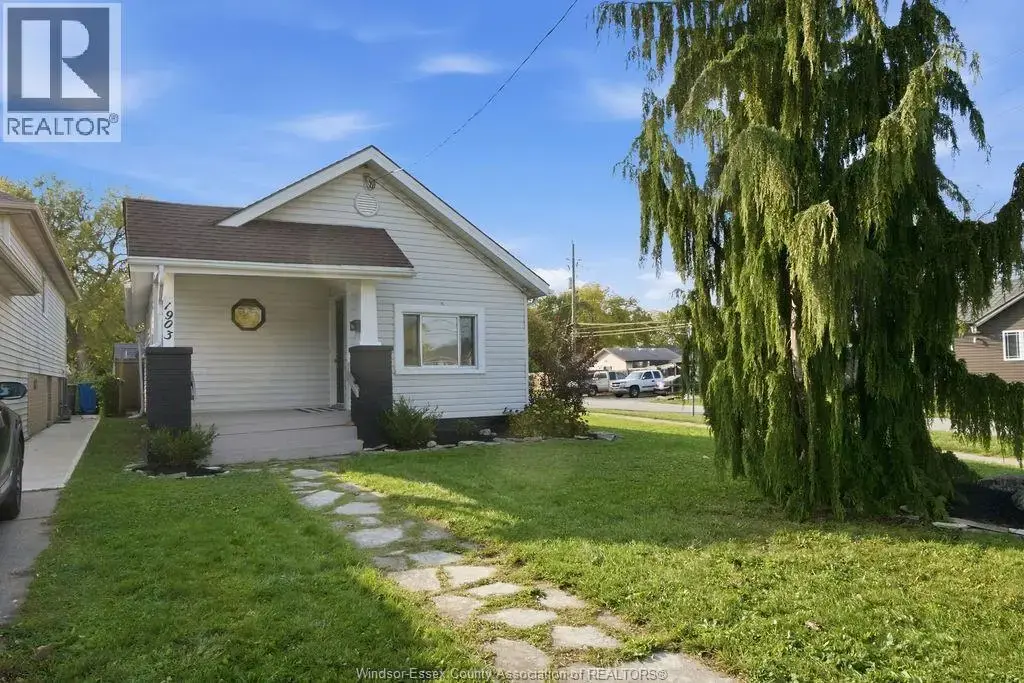 1903 Buckingham Drive, Windsor