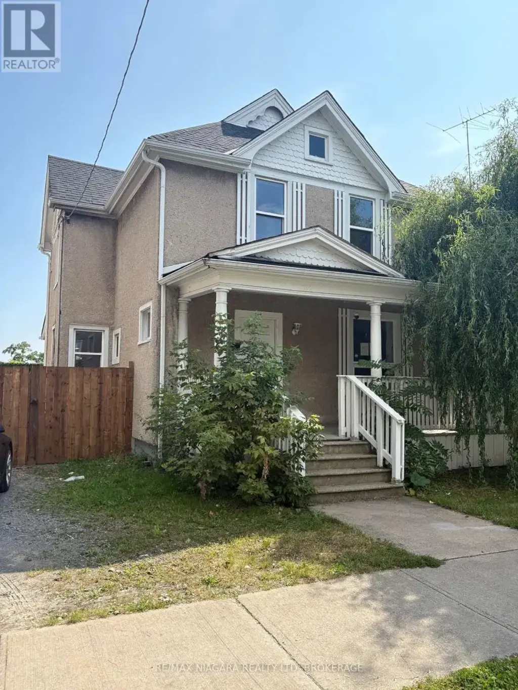 100 Queenston Street, St. Catharines (E. Chester)