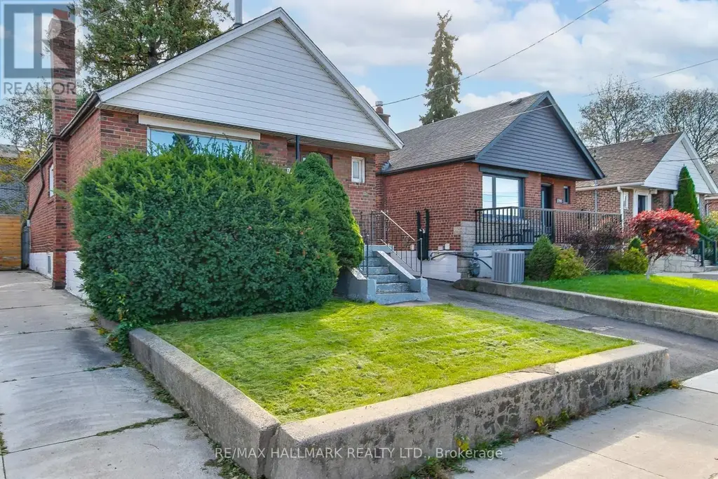 2797 St Clair Avenue E, Toronto (O'Connor-Parkview)