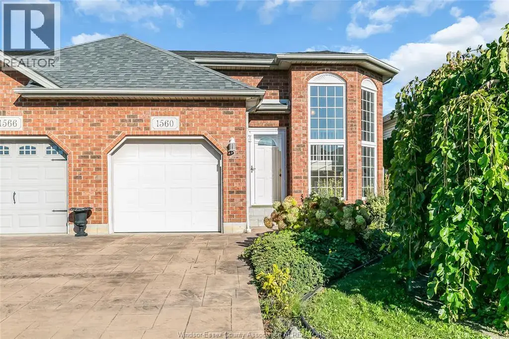 1560 Lovell Crescent, LaSalle