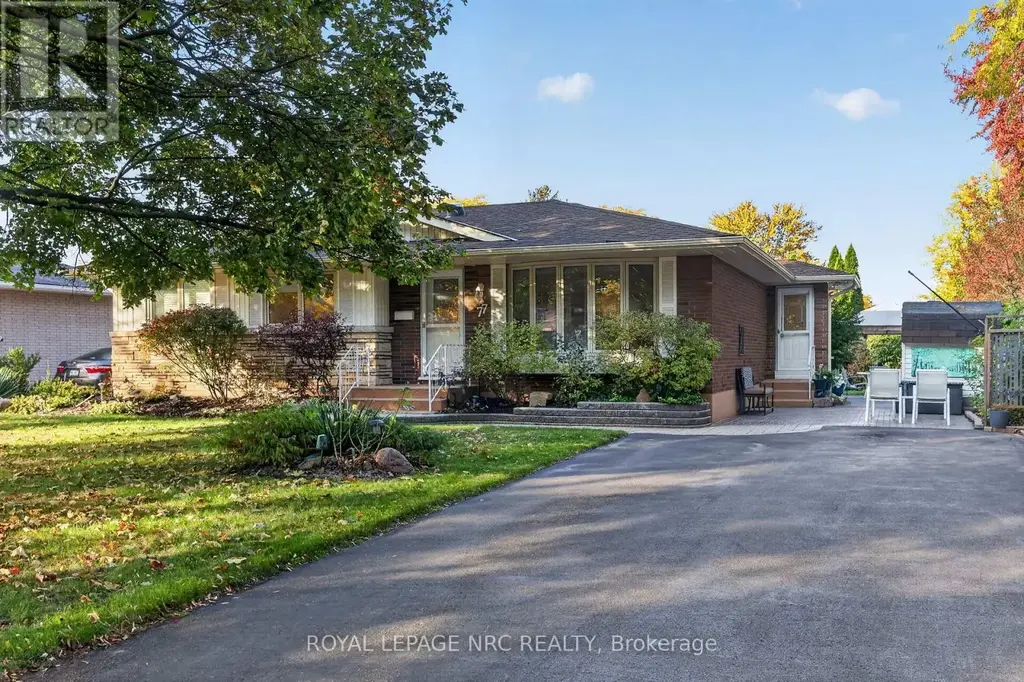 77 Leaside Drive, St. Catharines (Carlton/Bunting)