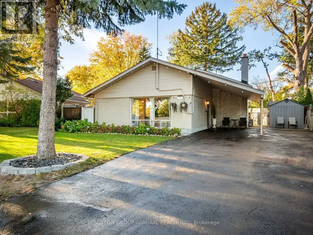 49 Kennebec Crescent, Toronto (Rexdale-Kipling)