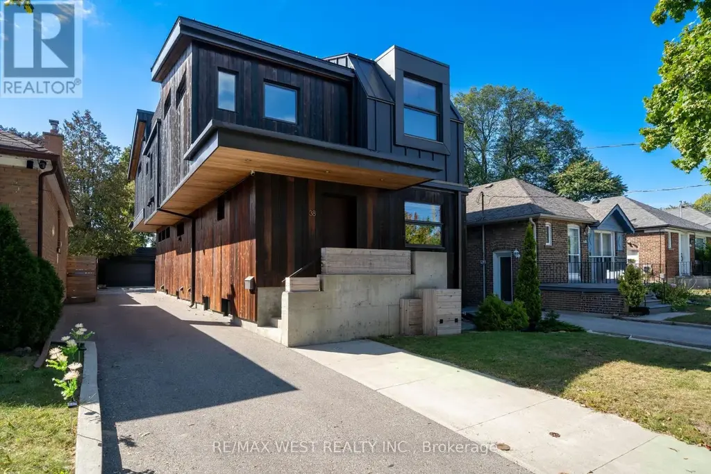 38 Smithfield Drive, Toronto (Stonegate-Queensway)