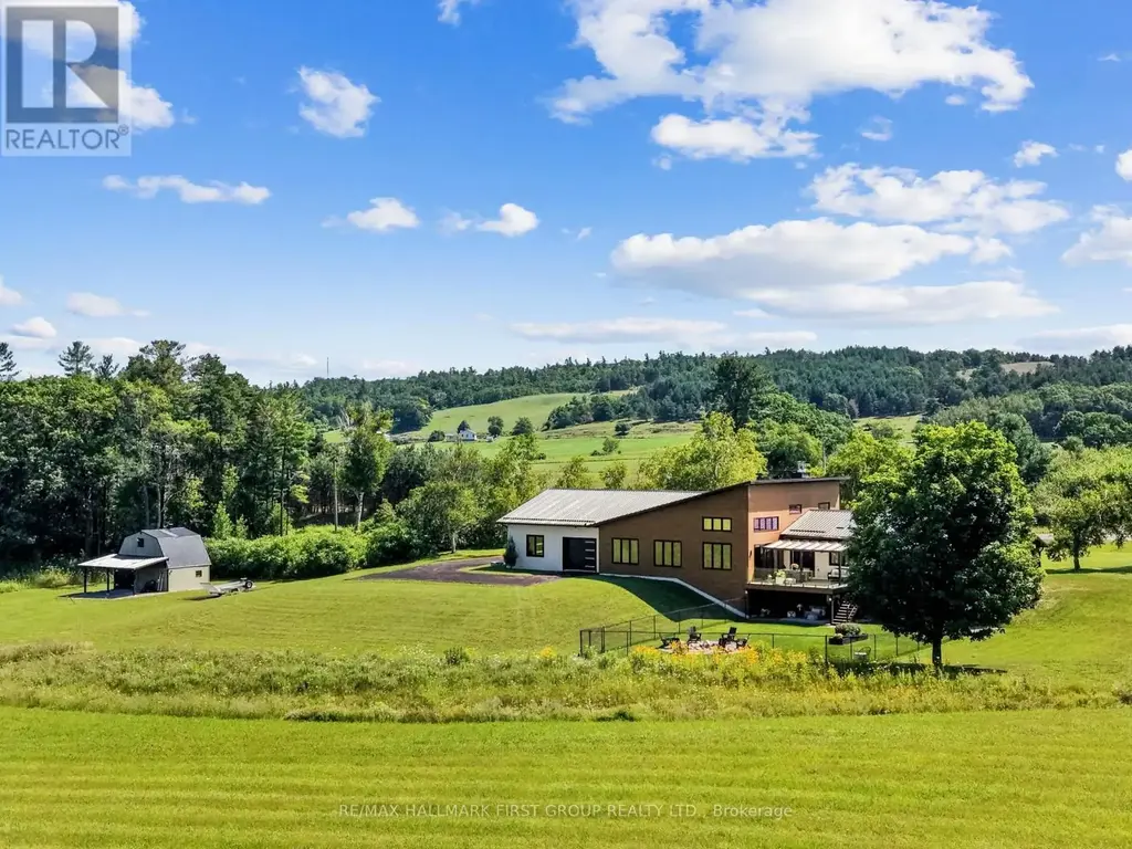 4566 Harwood Road, Hamilton Township
