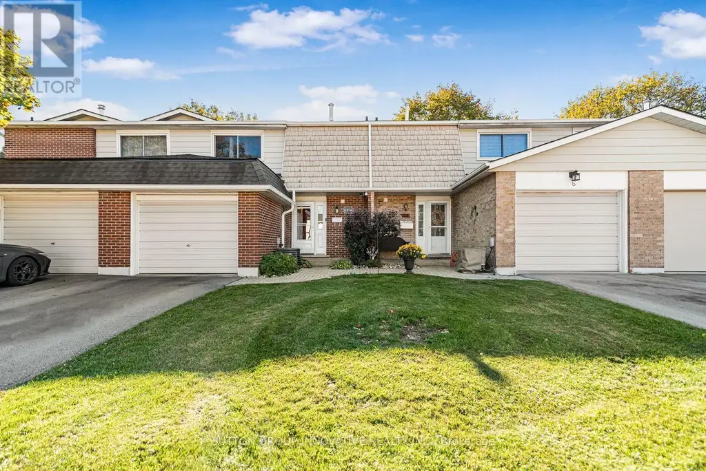 7 - 100 St. Andrews Court, Hamilton (Vincent)