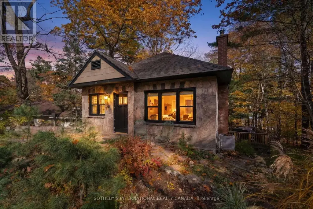 38 Joseph Street, Muskoka Lakes (Medora)