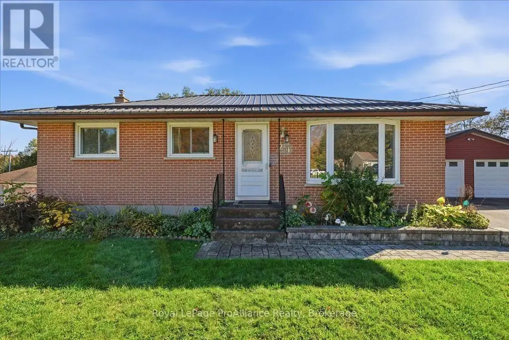 29 Barry Road, Quinte West (Murray Ward)