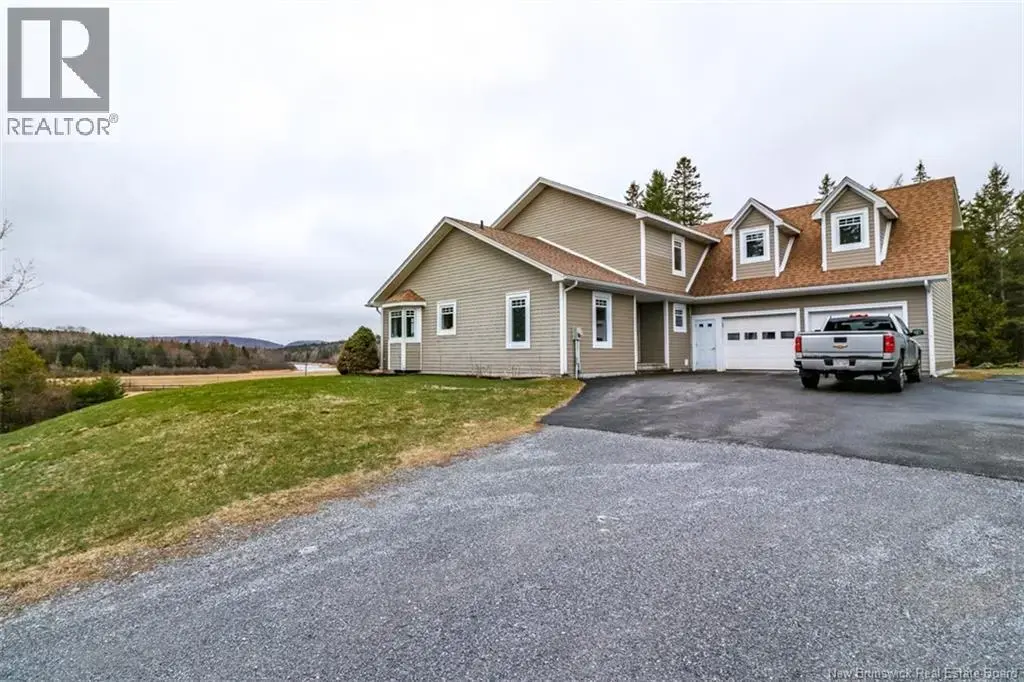 560 Lakeside Road, Smithtown