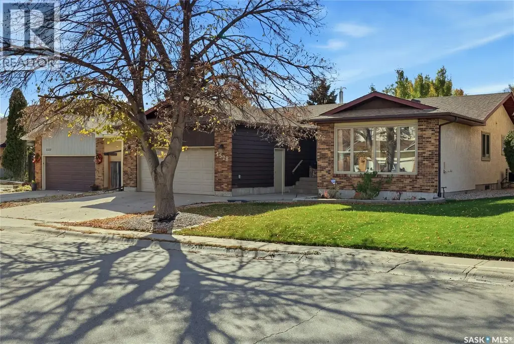 2258 Newis Bay E, Regina
