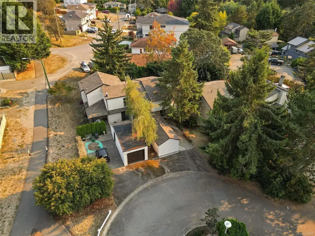 4039 Daffodil Pl, Saanich