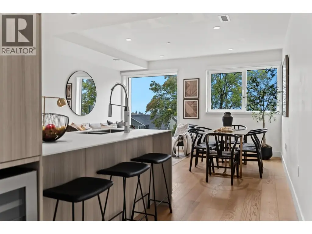 140 W Woodstock Avenue, Vancouver