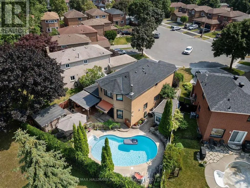 11 Bowers Court, Ajax (Central West)