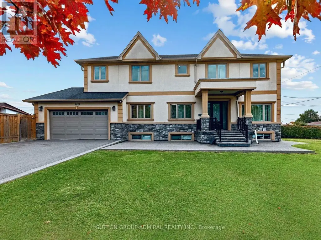 669 Roding Street, Toronto (Downsview-Roding-CFB)