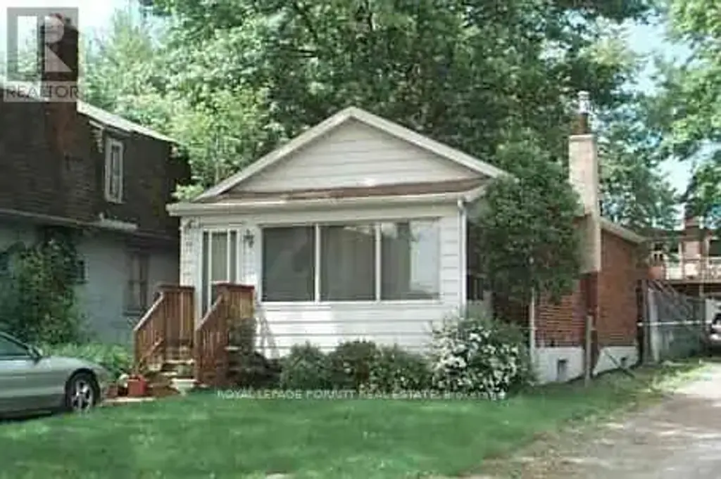 86 Ash Crescent, Toronto (Long Branch)