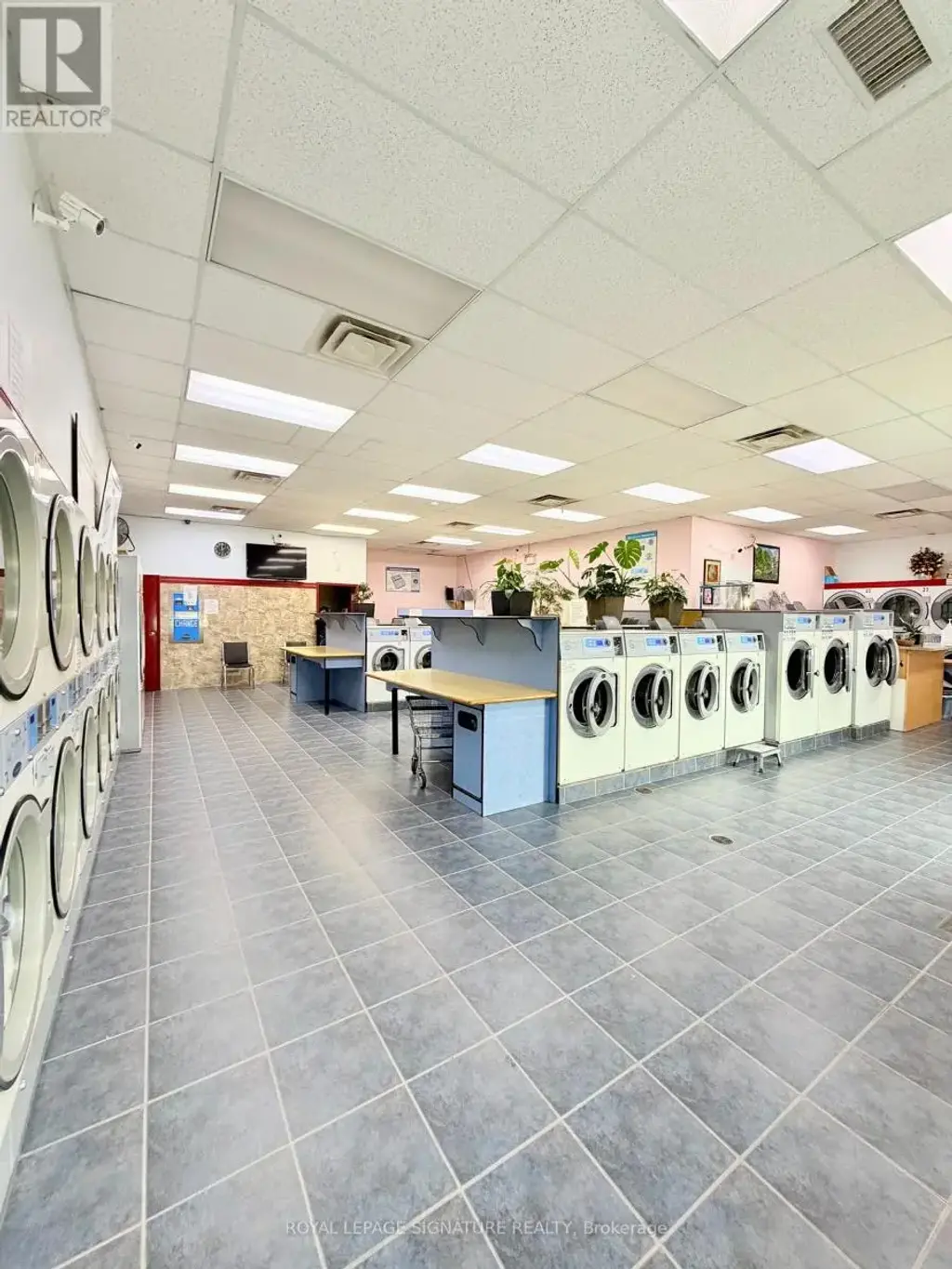 306 Kerr Street, Oakville (CO Central)