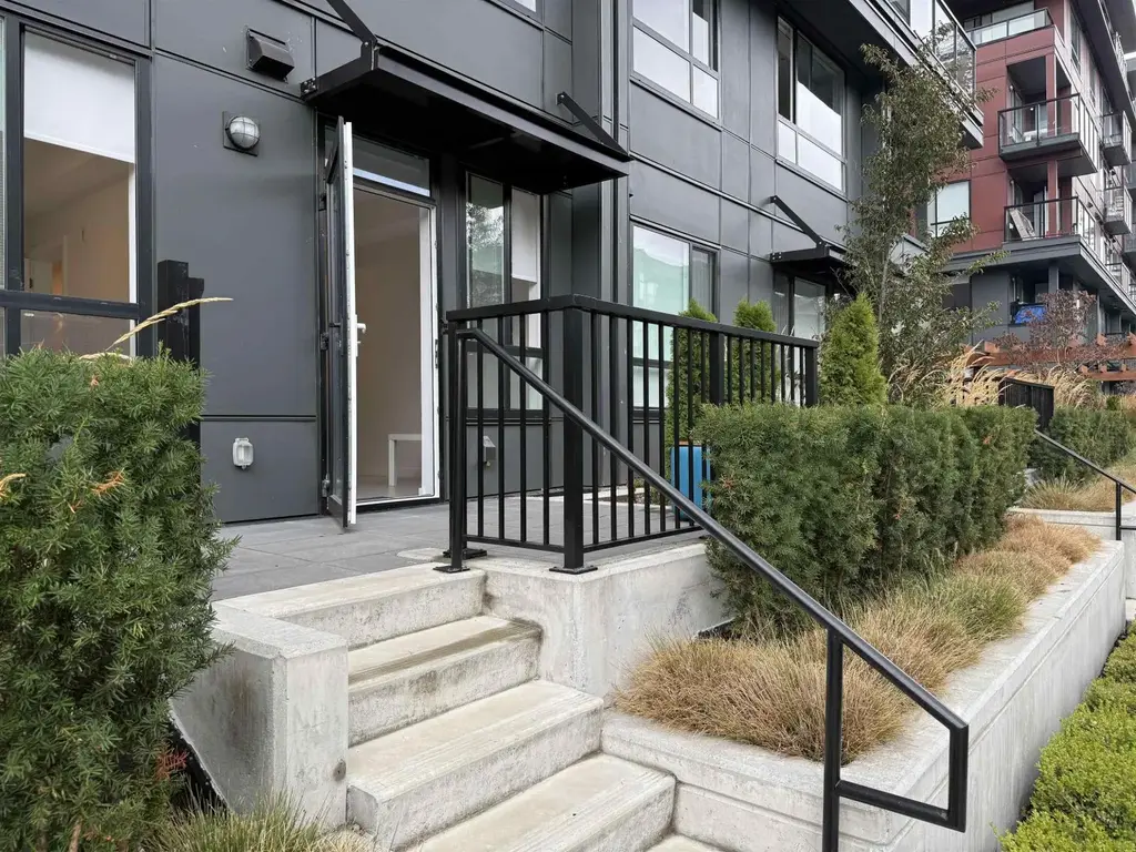 W111 13838 108 Avenue, Surrey