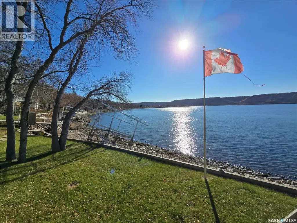 208-210 Criddle Avenue, Crooked Lake