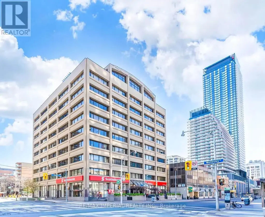 913 - 555 Yonge Street, Toronto (Church-Yonge Corridor)