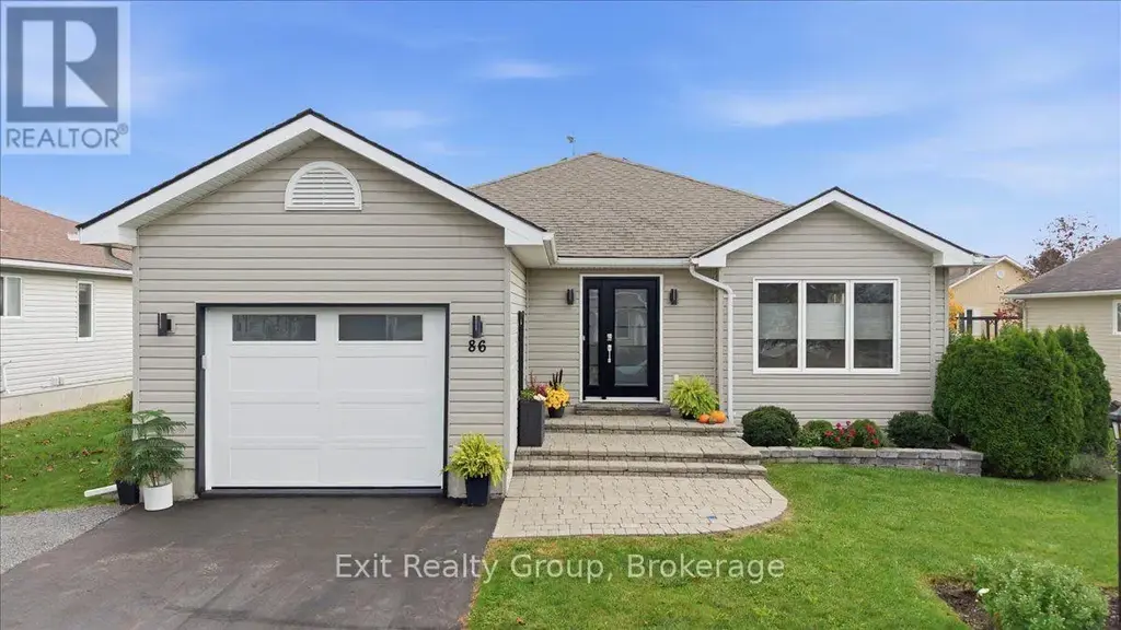 86 Sandbanks Court, Prince Edward County (Wellington Ward)