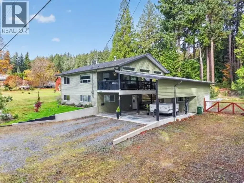 5788 Crown Ave, Powell River